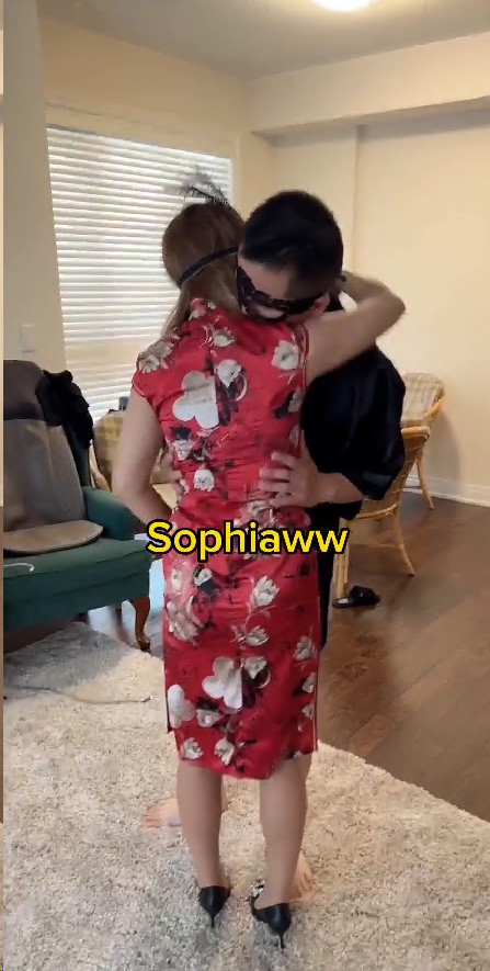 强烈推荐！中西合璧直击超级淫乱现场！OF华人淫乱聚会绿帽夫妻Sophia订阅④，真实换妻性爱轰趴